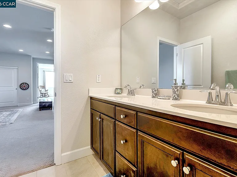582 Mandevilla Dr — Photo 33
