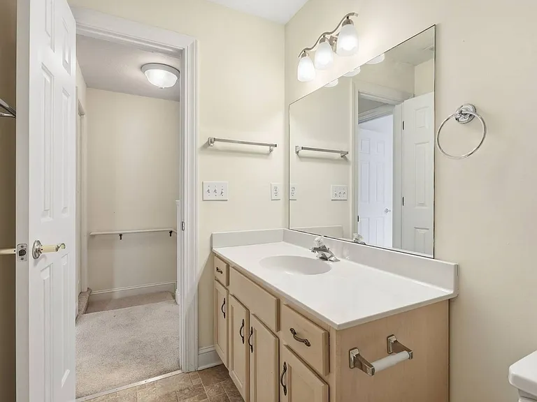 67 Covered Bridge Dr — Photo 23