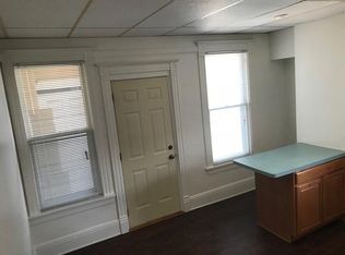 915 College Ave APT 4, Racine, WI 53403