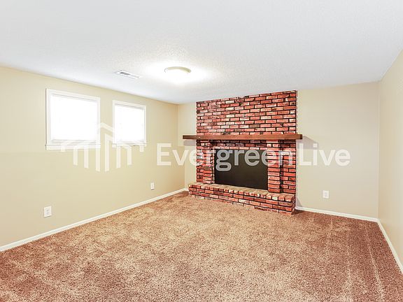 4th image of 1221 Milwaukee St