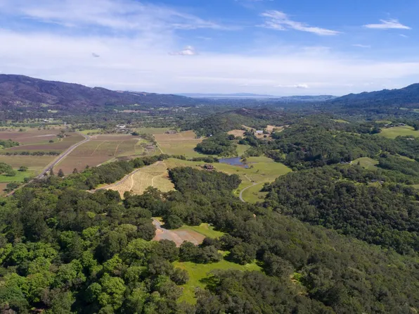 11420 White Fang Glen, Kenwood, CA 95452