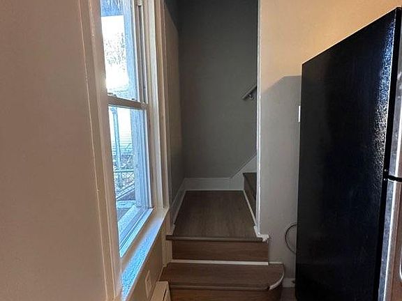 5th image of 28 S Nichols St