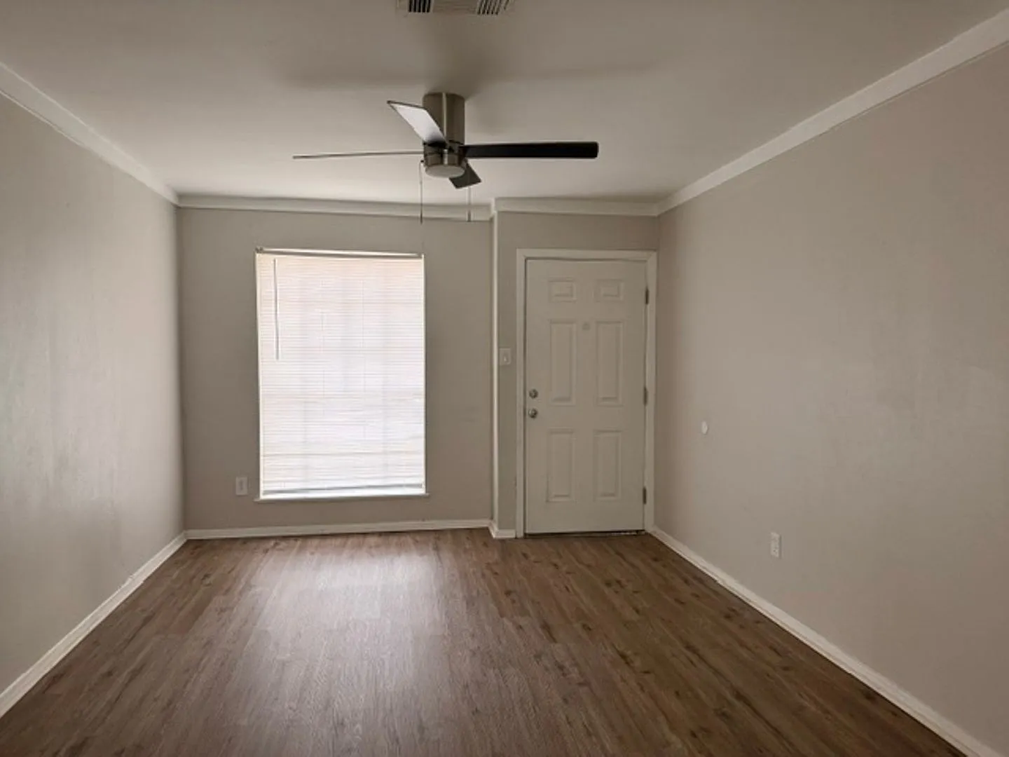 Newly Updated 3Bed 1 Bath single family home — Photo 1