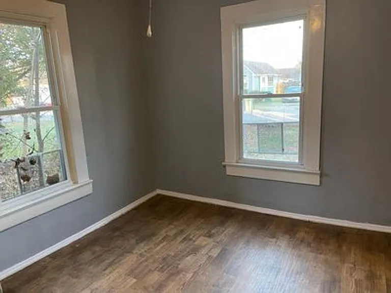 120 Barker Ave — Photo 17