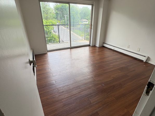 121 Hillside Ave #C09