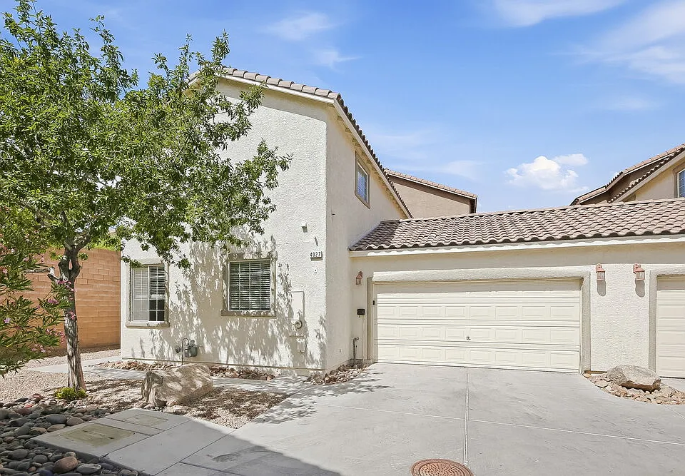 4027 Sparrow Rock St