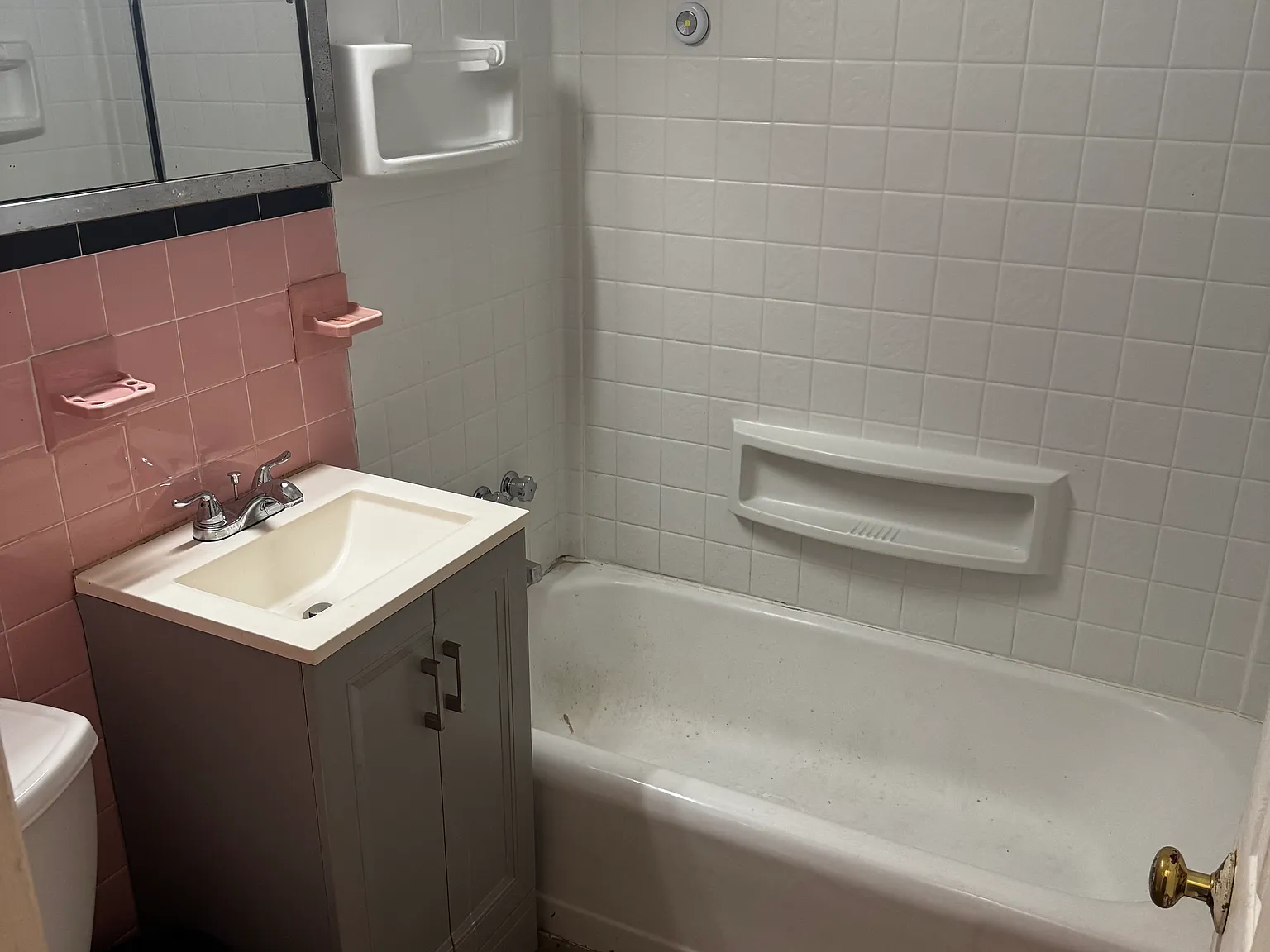 1 bed, 736 sqft, $1,200 — Photo 4