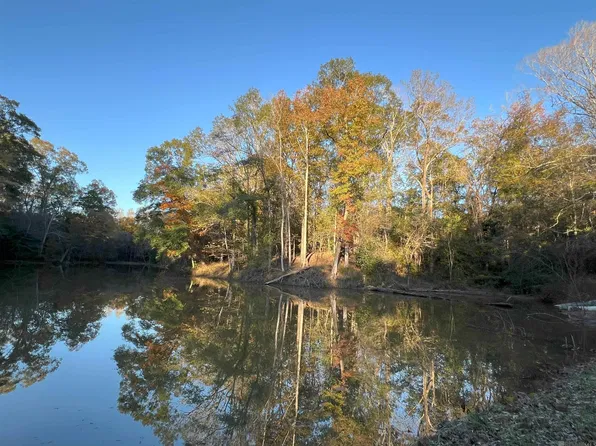 426 Tunica Trce, Saint Francisville, LA 70775