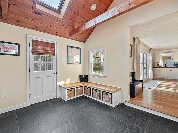 3rd image of 51 High Ridge Rd