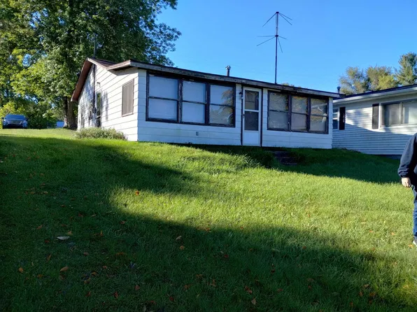 491 S Scott Dr, Farwell, MI 48622