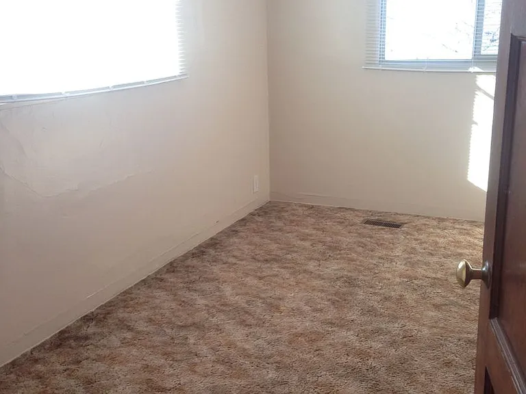 281 N 700 W — Photo 15