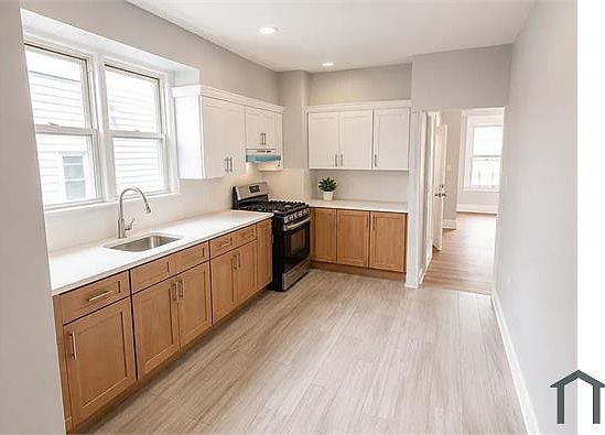 1st image of 192 Isabella Ave APT 1