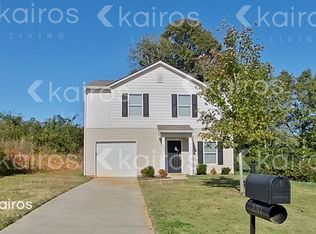 2051 Country Pl, Hickory, NC 28601