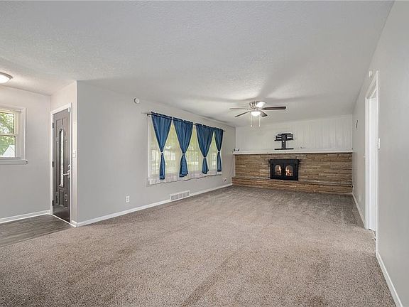 3rd image of 4511 Claremont Ave