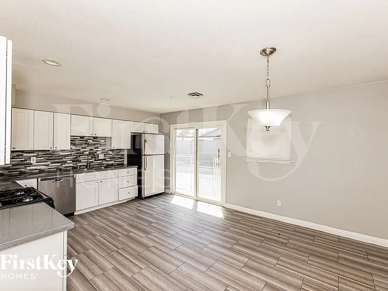4843 Fairfax Ave — Photo 6