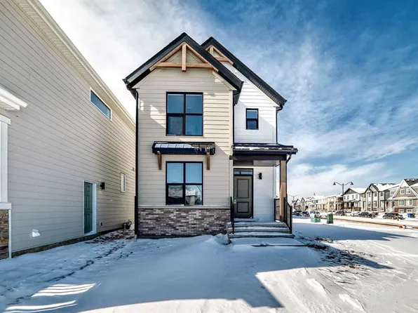 135 E Magnolia St SE, Calgary, AB T3M 4C7
