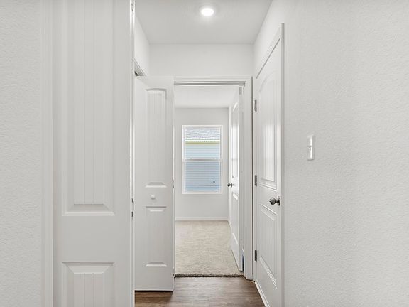 5th image of 15 Farmhouse Cir