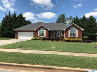 1708 Nella Dr, Athens, AL 35611