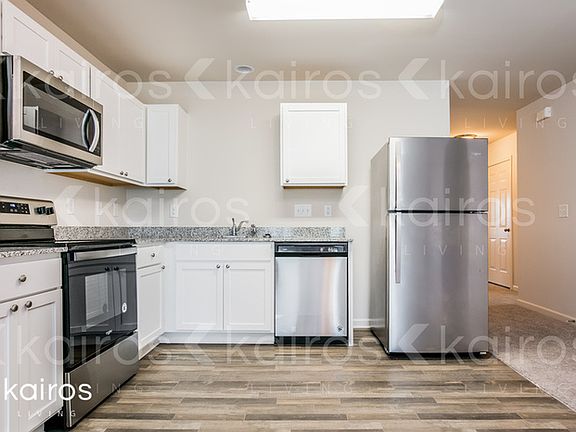 4th image of 207 Essex St