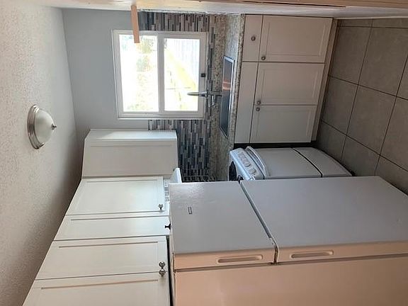 5th image of 403 S Cirus Ave #1