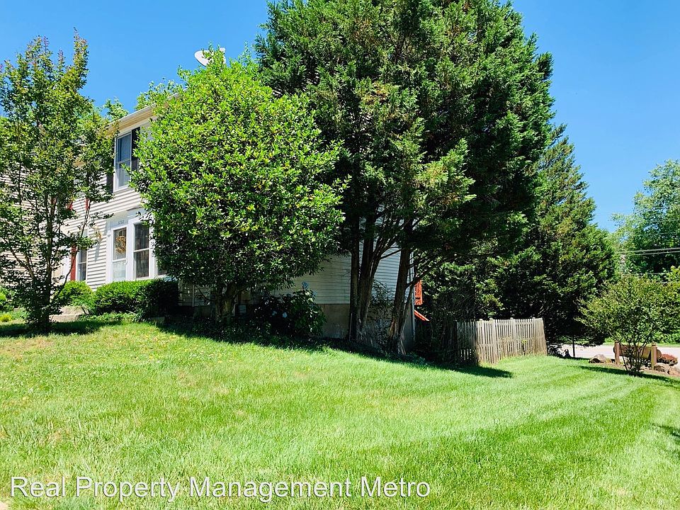2nd image of 3702 Bonnybridge Pl