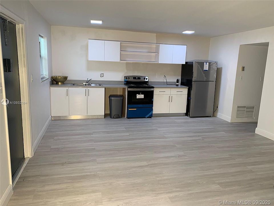 1st image of 1825 Johnson St #209