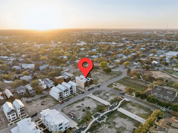 502 McMonigal, San Antonio, TX 78210