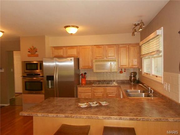 2nd image of 16065 Meadow Oak Dr