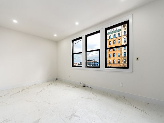 5th image of 78 E Park Ave #10