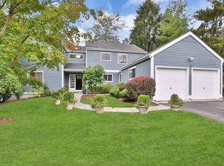 130 Rutter Dubois Ln, Irvington, NY 10533