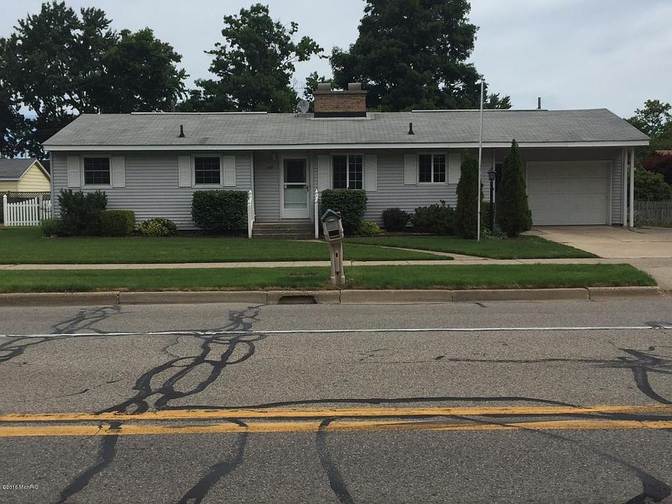 1st image of 409 W 32nd St