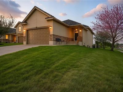 801 NE Lone Hill Dr, Lees Summit, MO, 64064