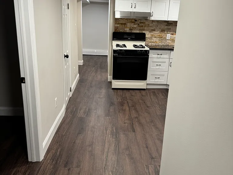 Alexine Ave — Photo 8