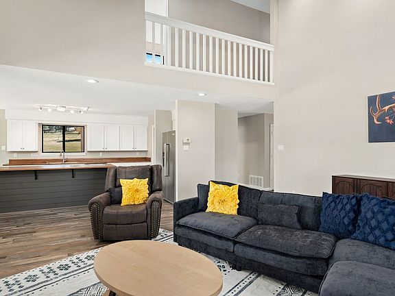 5th image of 104 Bogie Ln