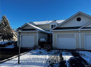 603 Timber Ridge Dr, Camillus, NY 13031