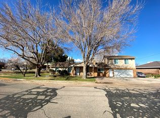 2400 Vineyard Dr, Santa Clara, UT 84765