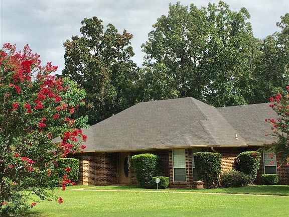 2nd image of 9 Hickory Oak Ln