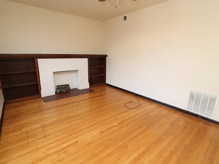 1728 W Juneway Ter #2E — Photo 9