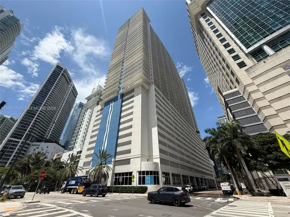 1200 Brickell Bay Dr APT 2216, Miami, FL 33131