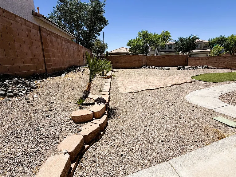 2424 Predera Ave — Photo 44