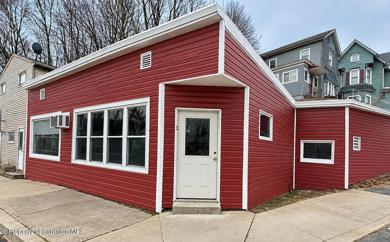 3 bed, 1300 sqft, $1,100 — Photo 1