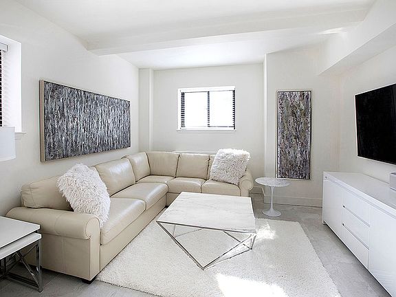 2nd image of 150 W 51st St APT 2115