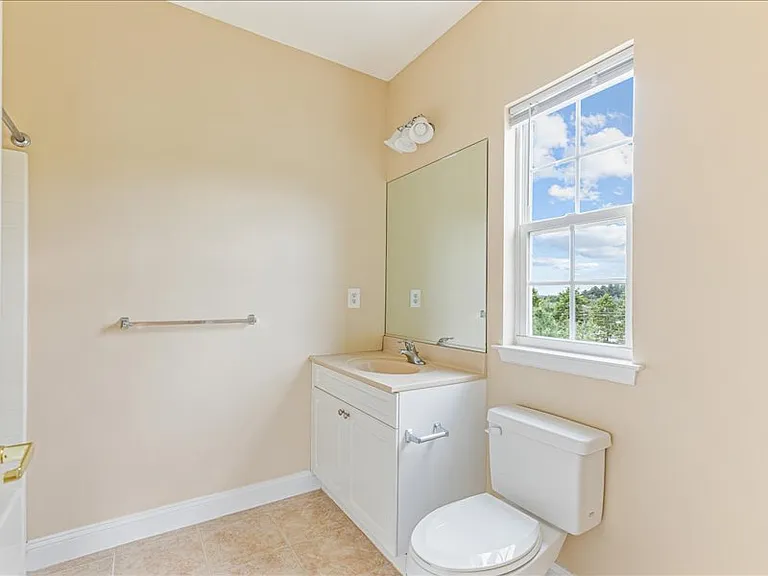 North Pointe Apartments — Photo 13