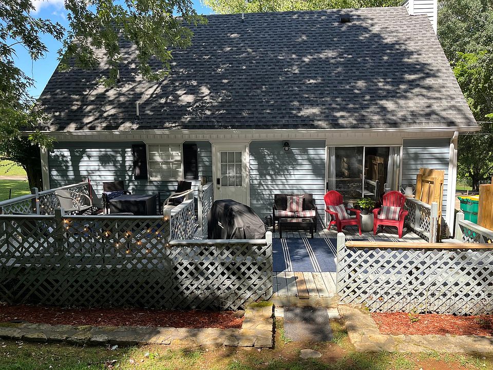2nd image of 546 Centennial Ave