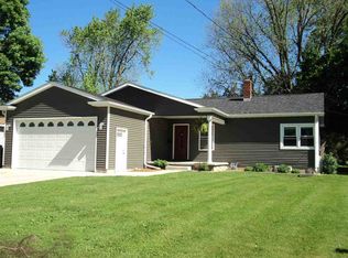 621 E Main St, Geneseo, IL 61254