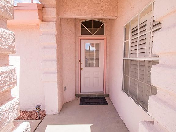 3rd image of 6808 Canyon View Ln