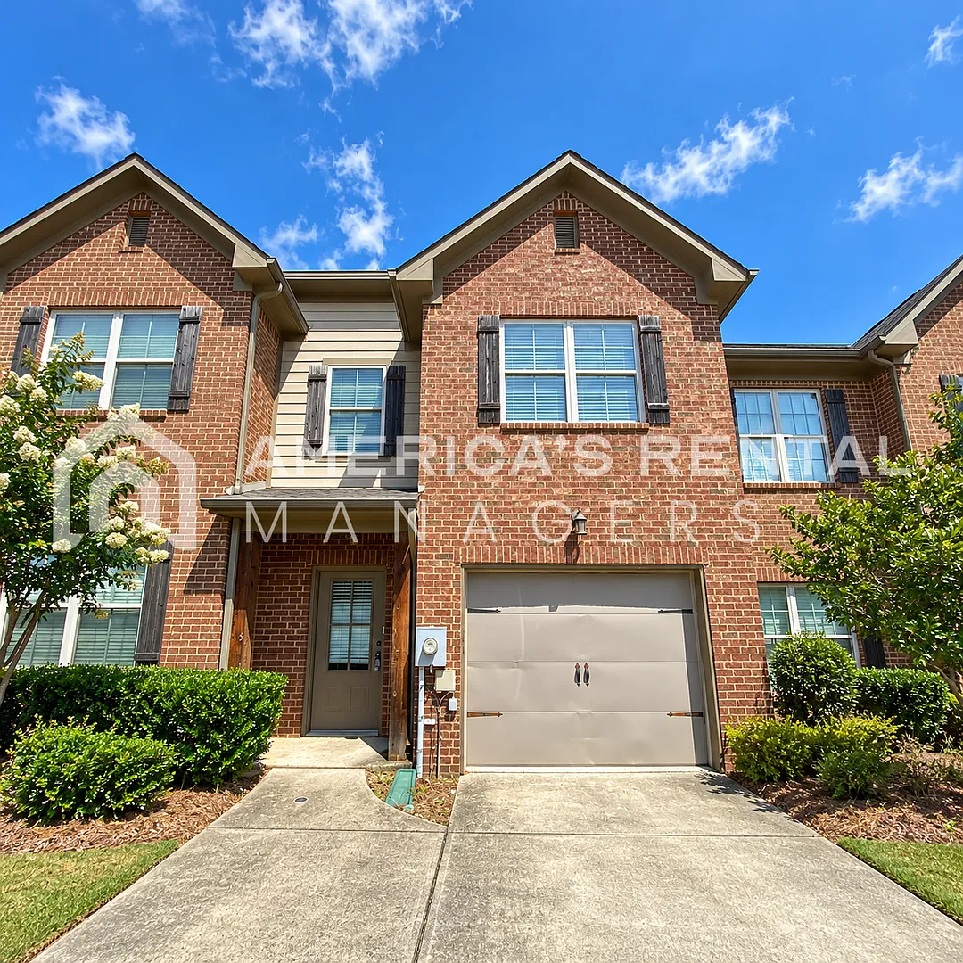 Move In Special - Spacious Town Home In Gardendale - Available To View Now - Sign A 13-Month Leas... — Photo 1