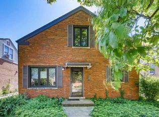 8533 Trumbull Ave, Skokie, IL 60076