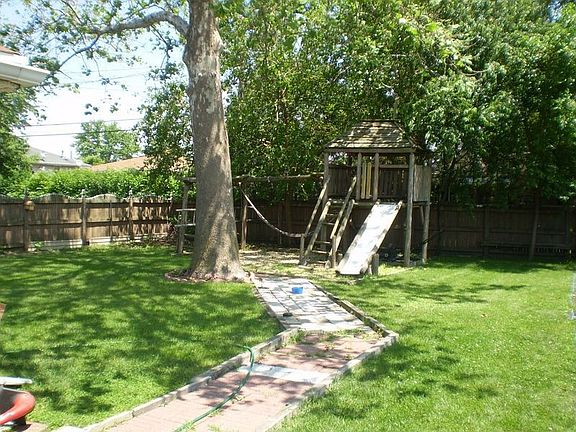 BACK YARD PLAY SET