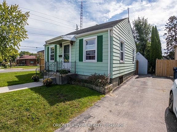 3rd image of 1 McCallum Ct
